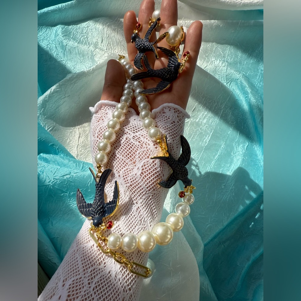NEW Vintage Blue Swallow Pearl Necklace & Earring Set